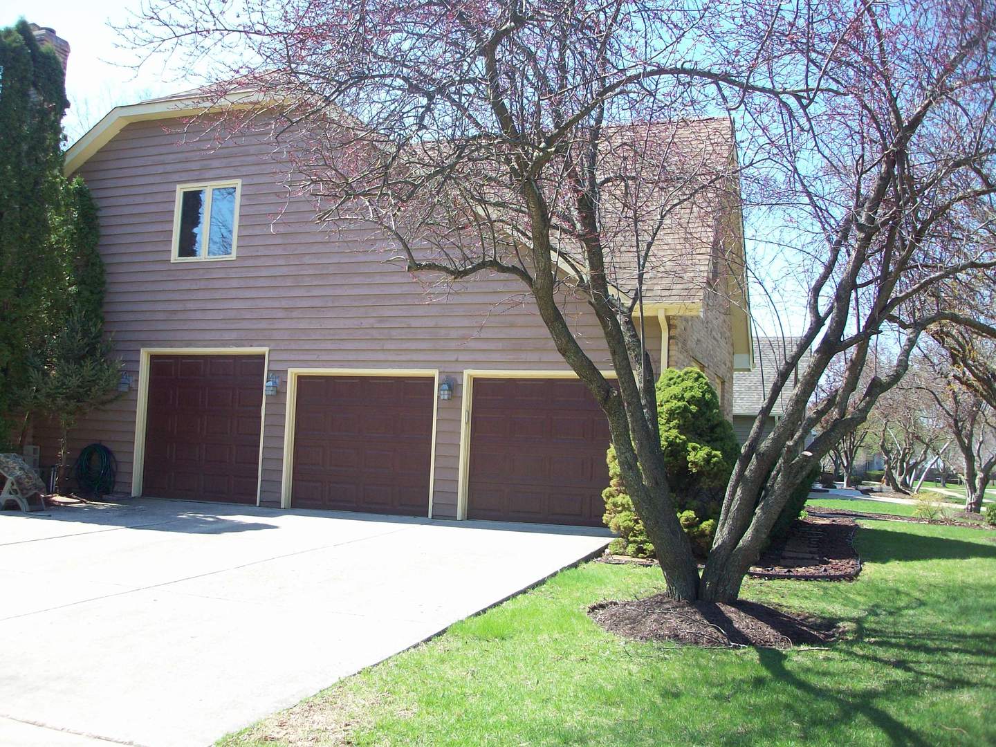 1000 Sheringham Drive, Naperville, IL 60565