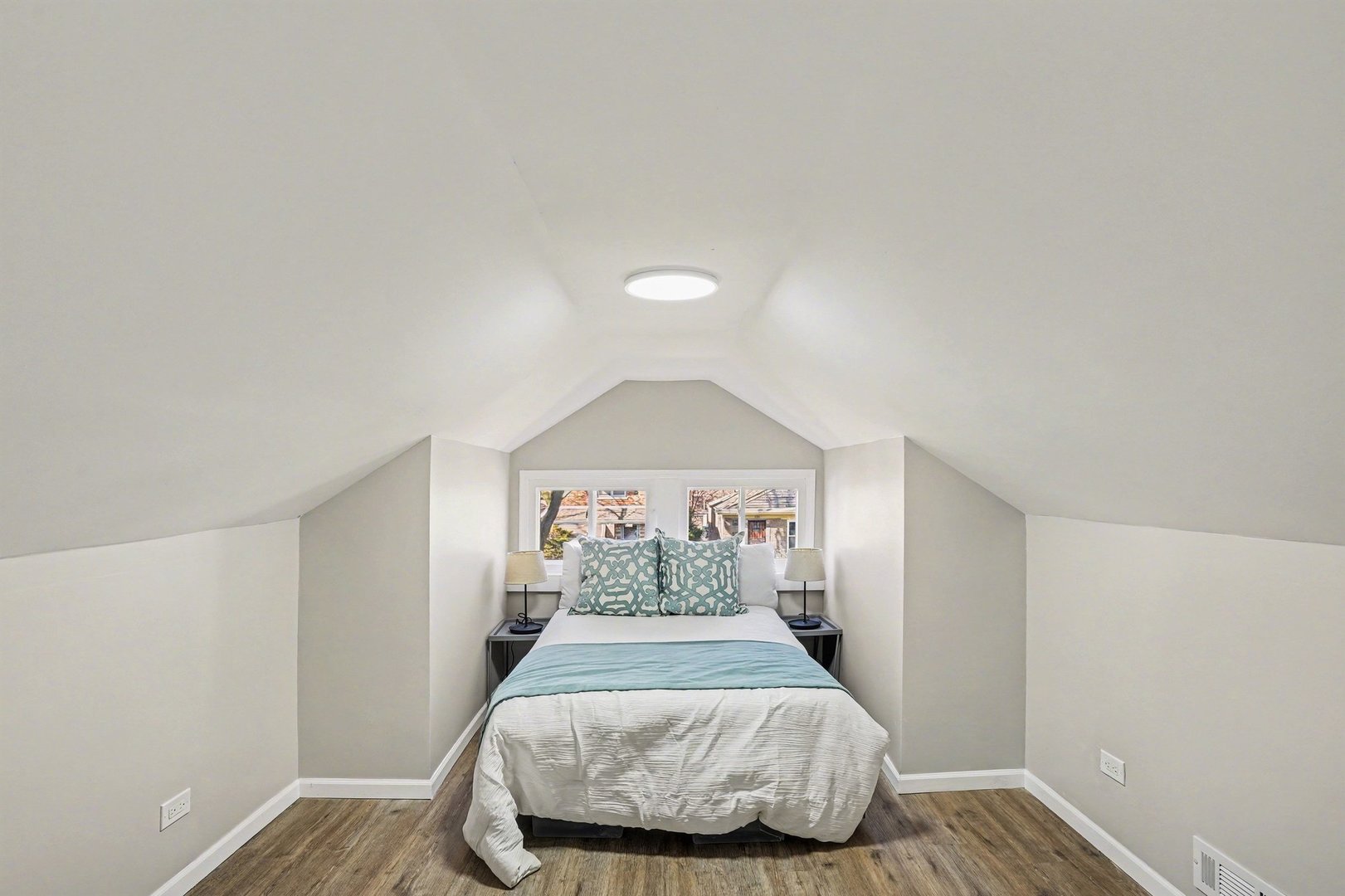 7947 S Kimbark Avenue, Chicago, IL 60619