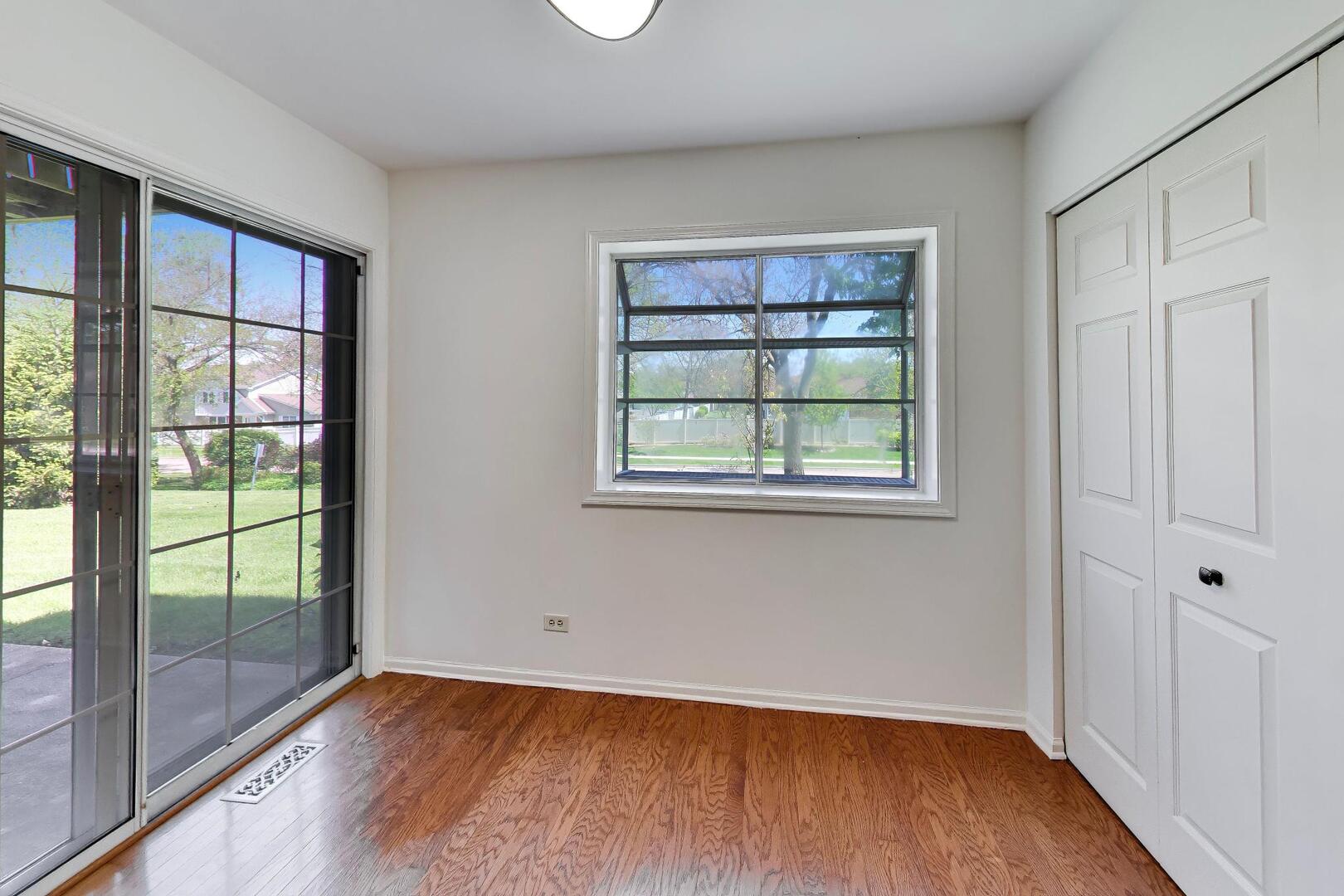 927 Kilkenny Drive #A, Wheaton, IL 60189