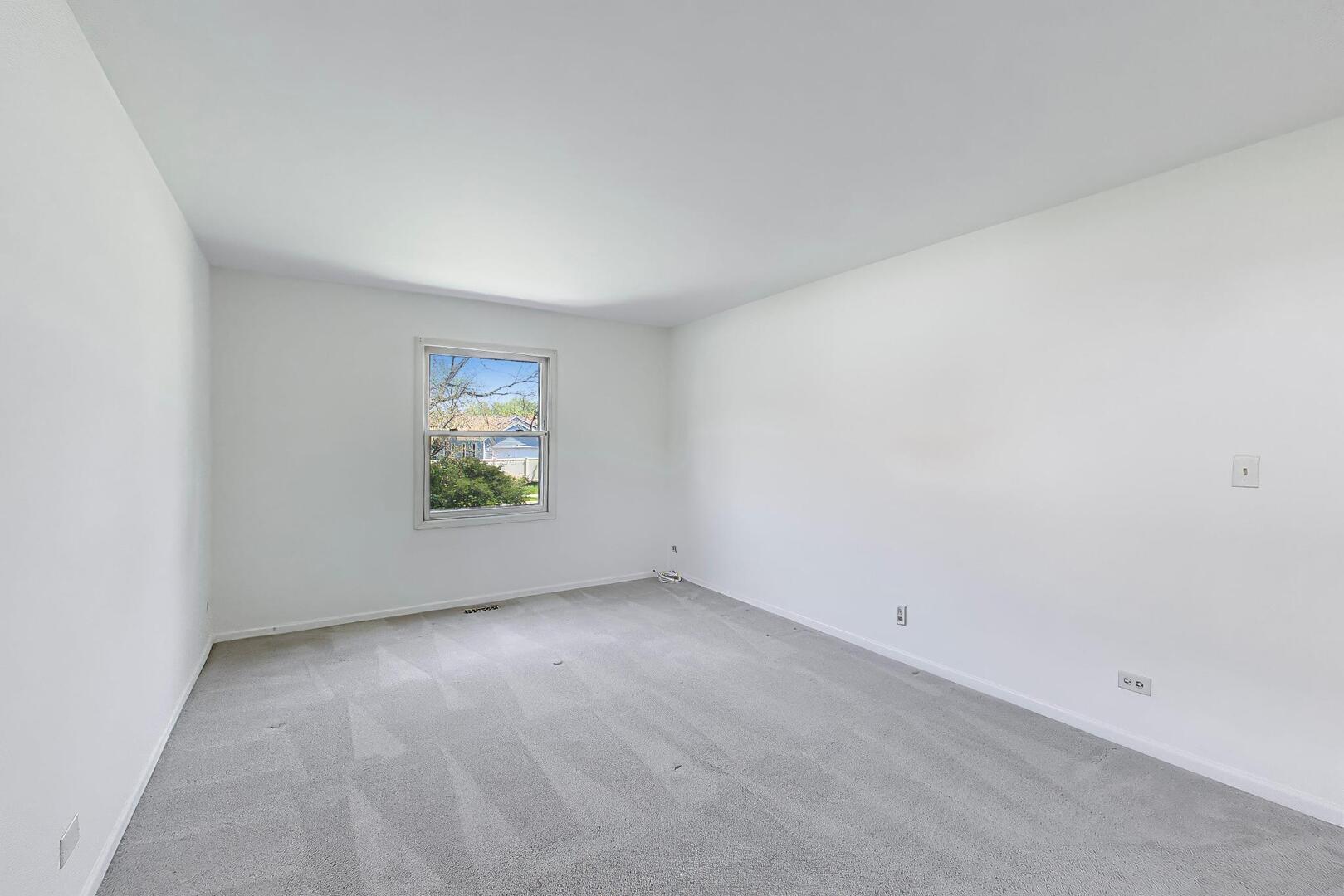 927 Kilkenny Drive #A, Wheaton, IL 60189