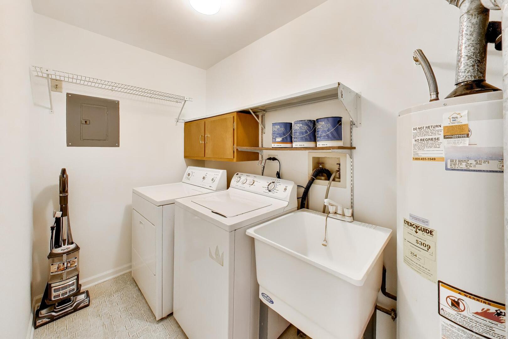 927 Kilkenny Drive #A, Wheaton, IL 60189