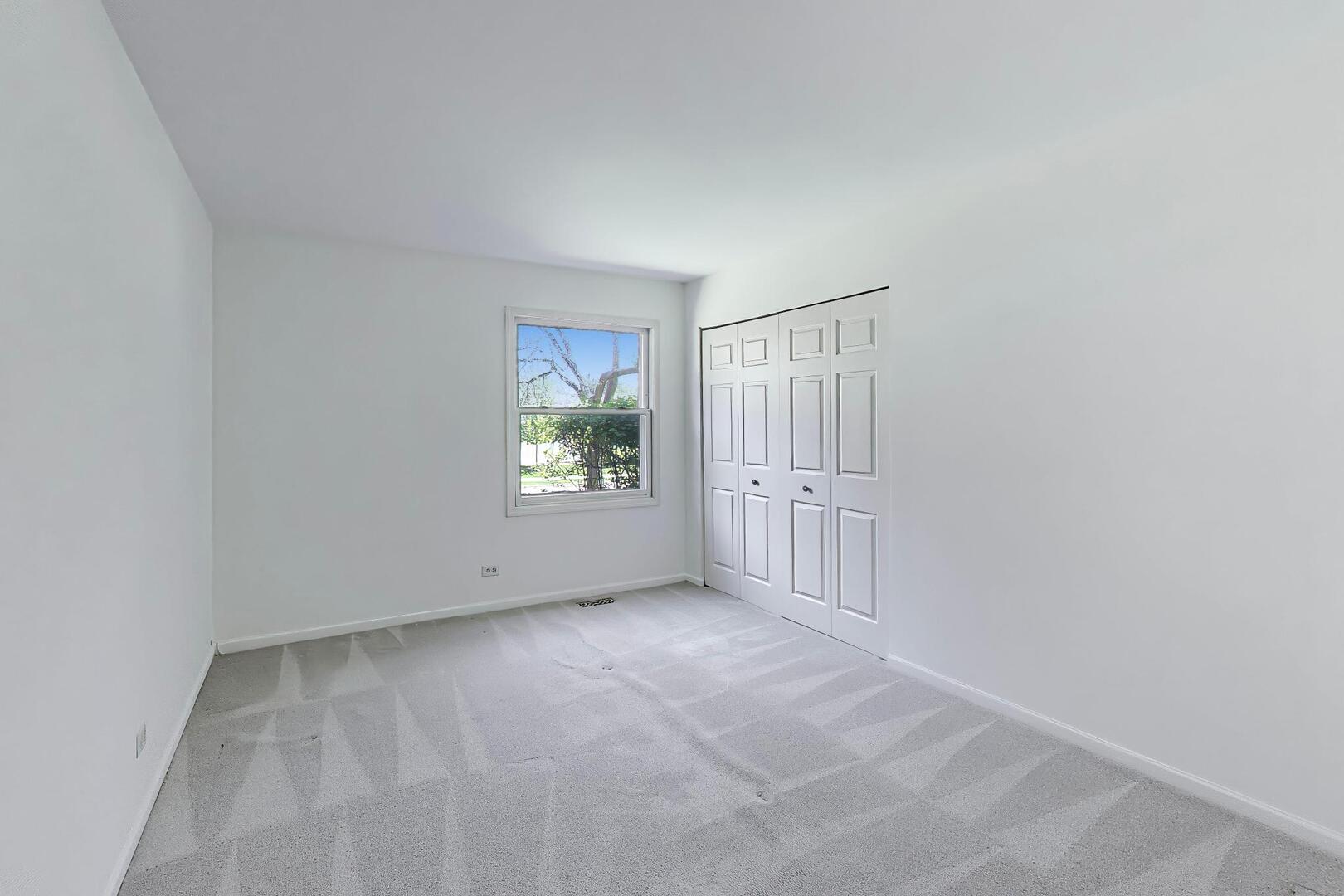 927 Kilkenny Drive #A, Wheaton, IL 60189