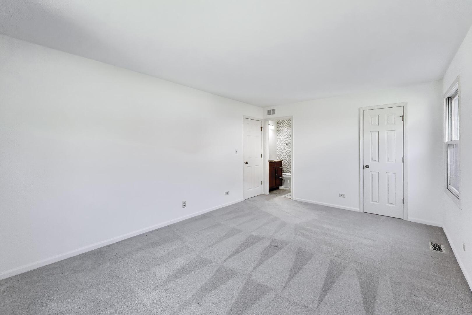 927 Kilkenny Drive #A, Wheaton, IL 60189