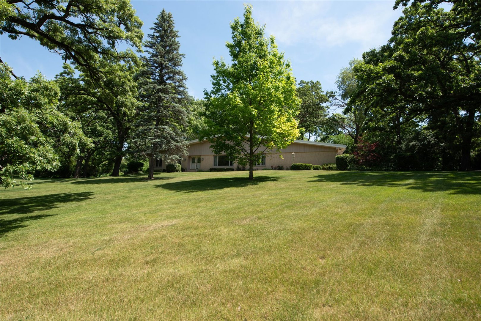 1196 Nottingham Lane, Elgin, IL 60120