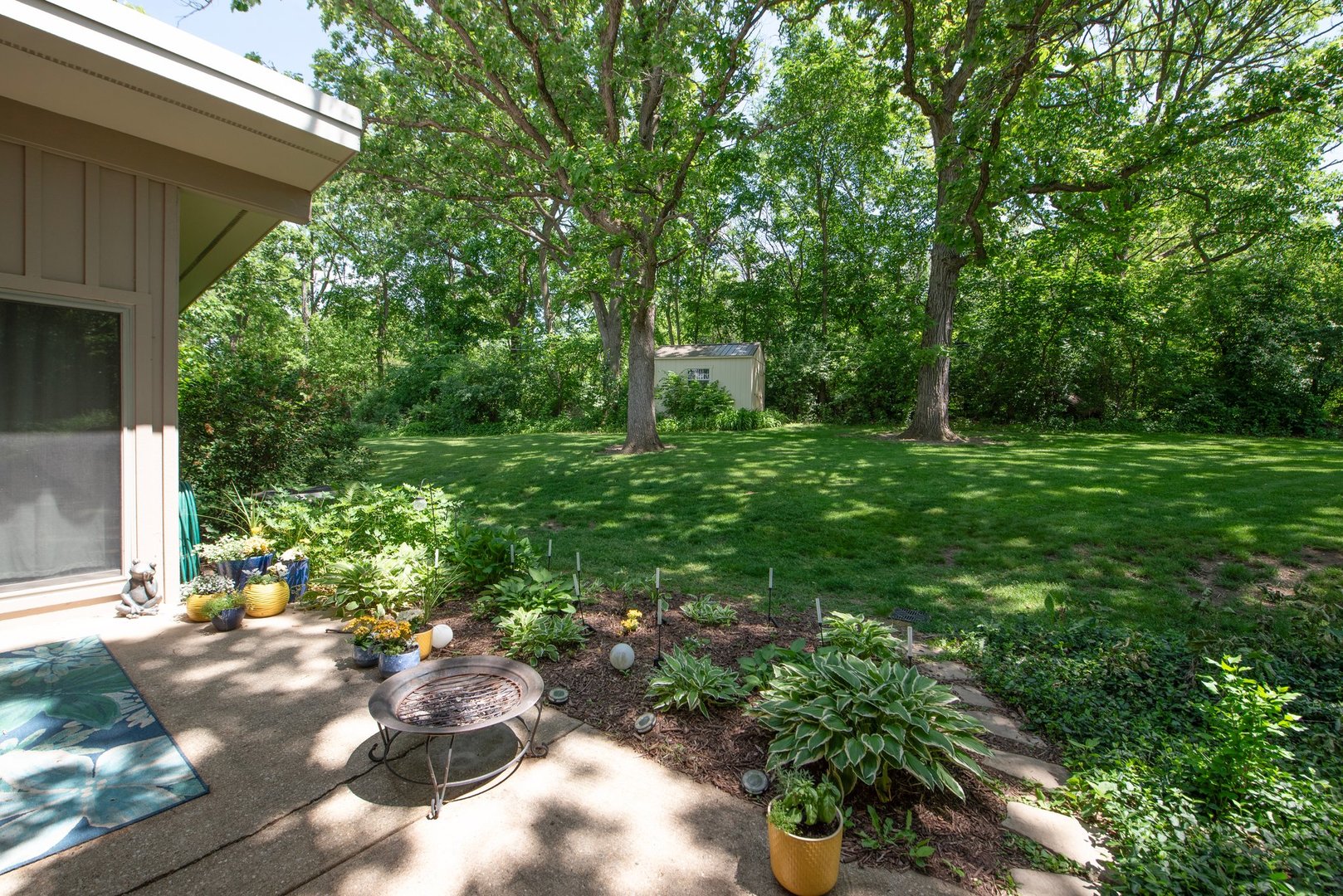 1196 Nottingham Lane, Elgin, IL 60120