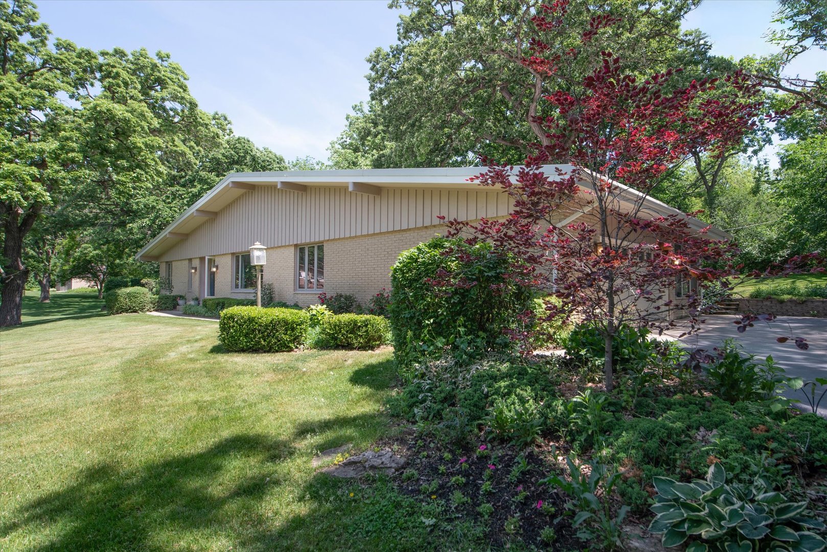 1196 Nottingham Lane, Elgin, IL 60120