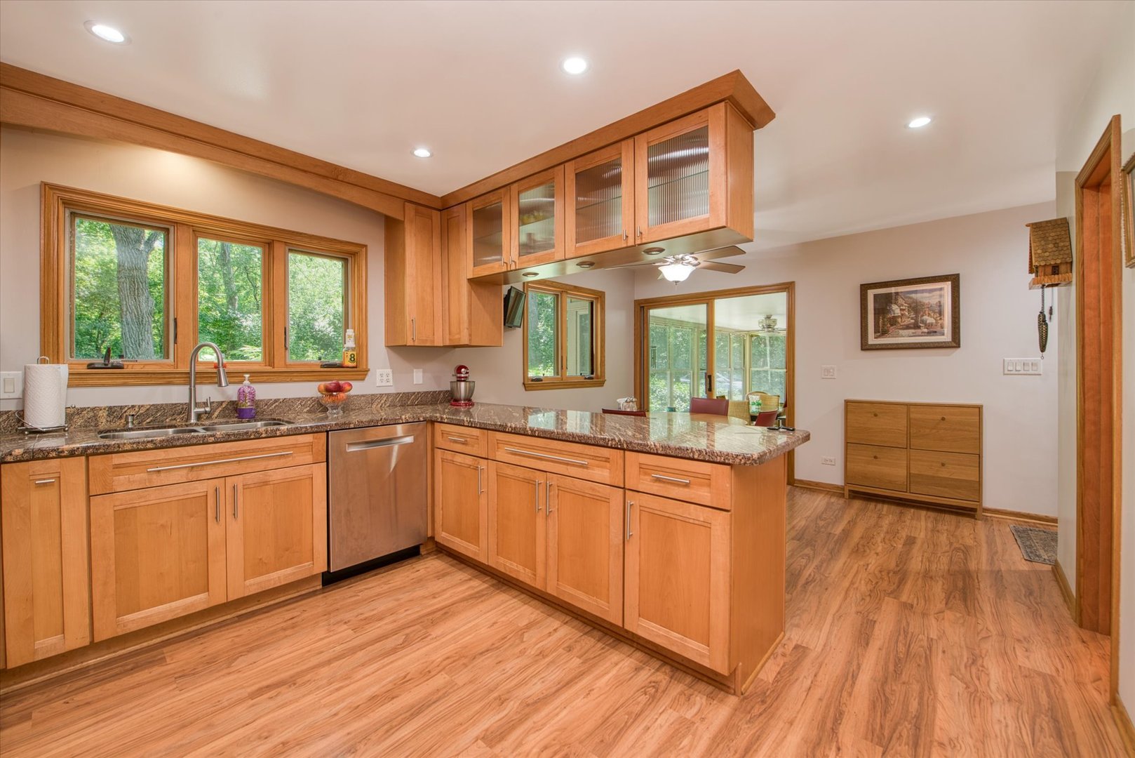 1196 Nottingham Lane, Elgin, IL 60120