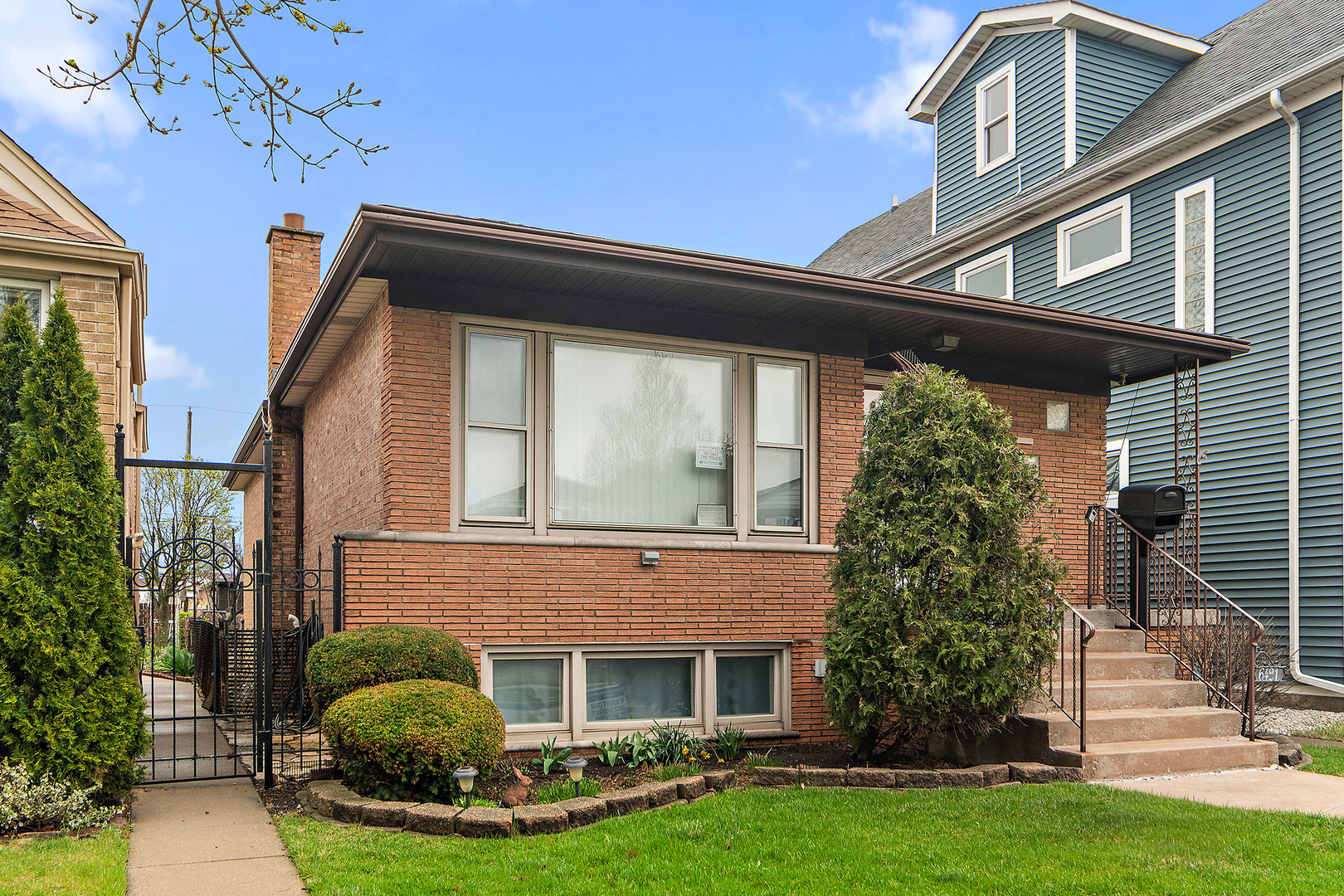 6421 S Knox Avenue, Chicago, IL 60629