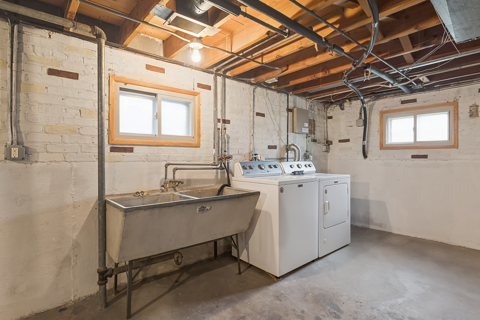 6421 S Knox Avenue, Chicago, IL 60629