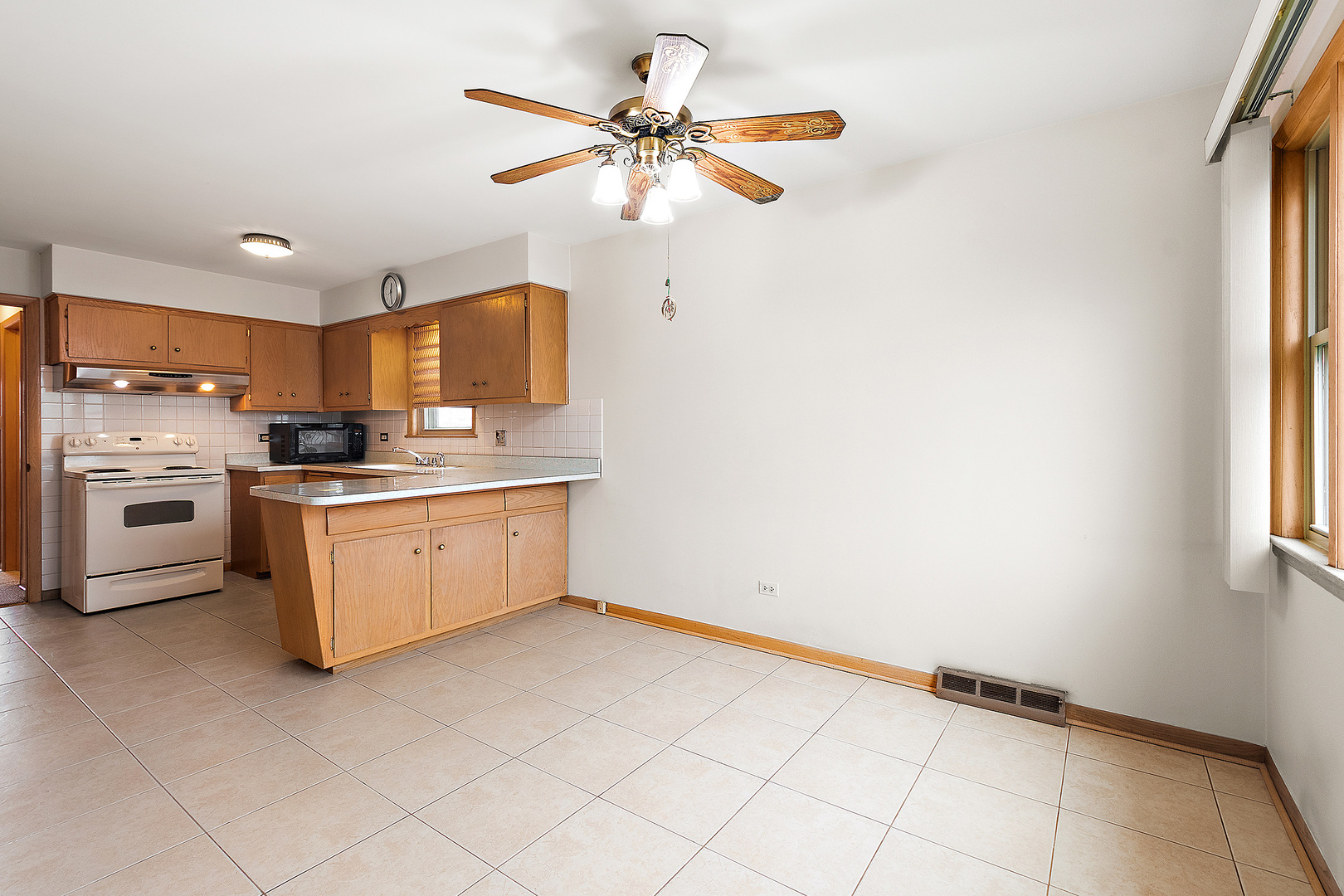 6421 S Knox Avenue, Chicago, IL 60629