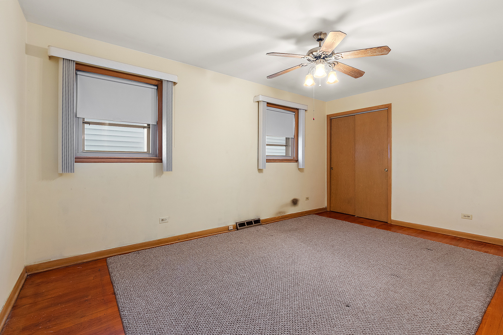 6421 S Knox Avenue, Chicago, IL 60629