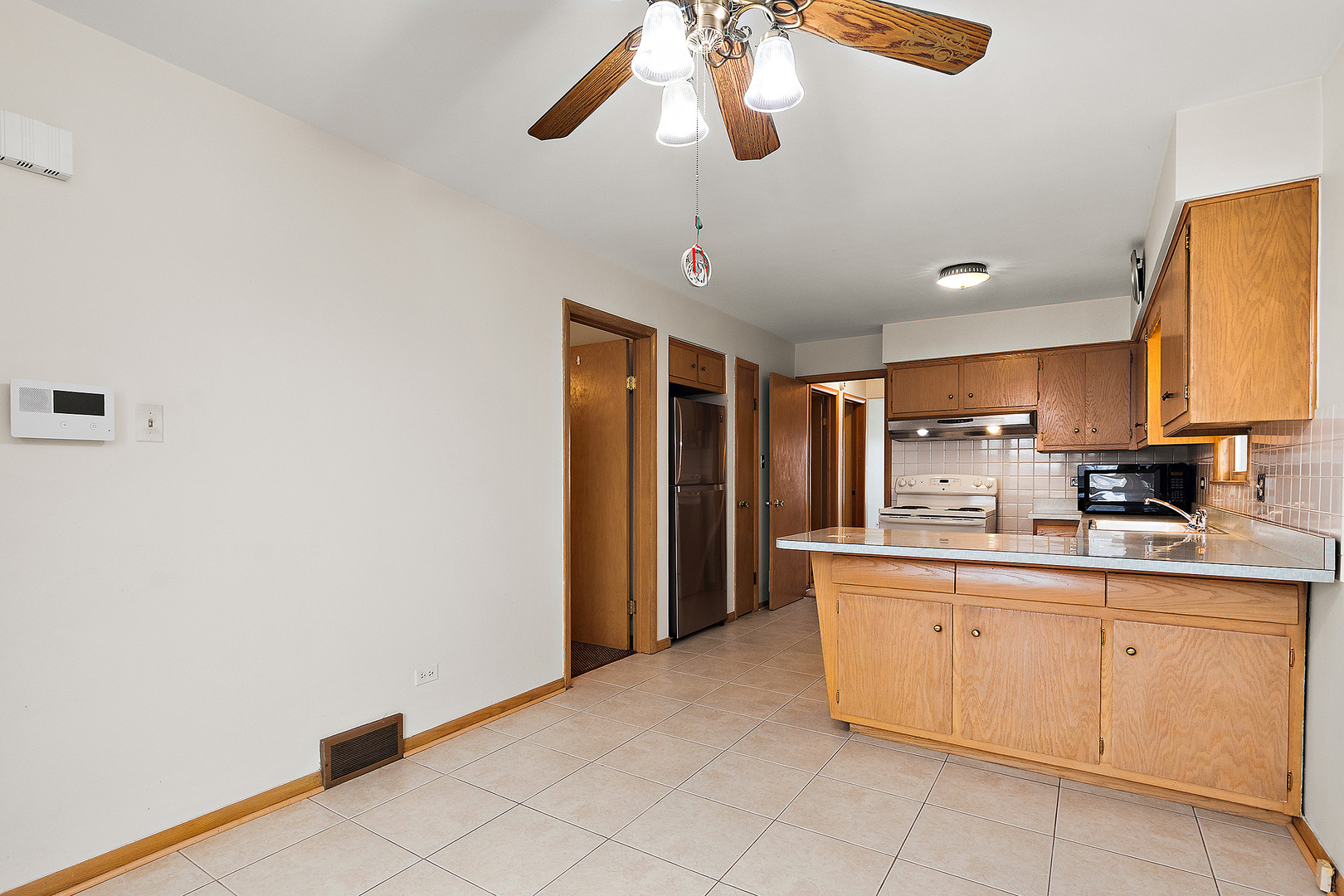 6421 S Knox Avenue, Chicago, IL 60629