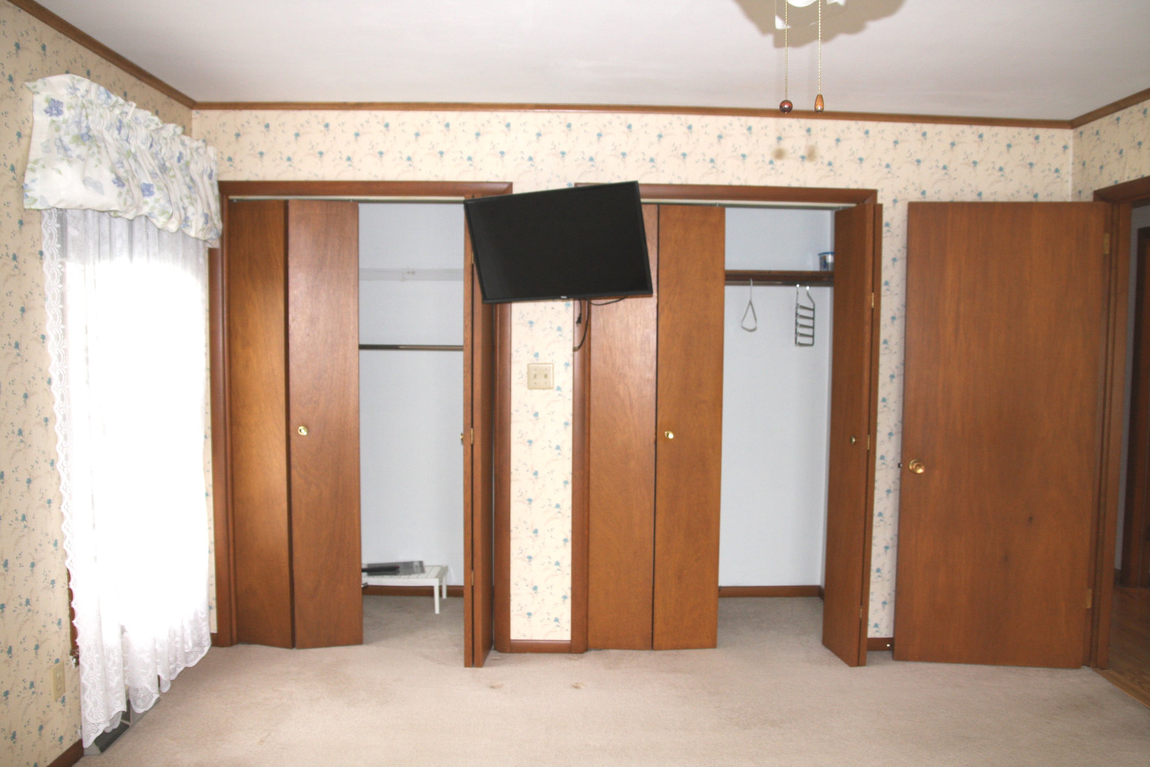 321 E Elm Street, Piper City, IL 60959