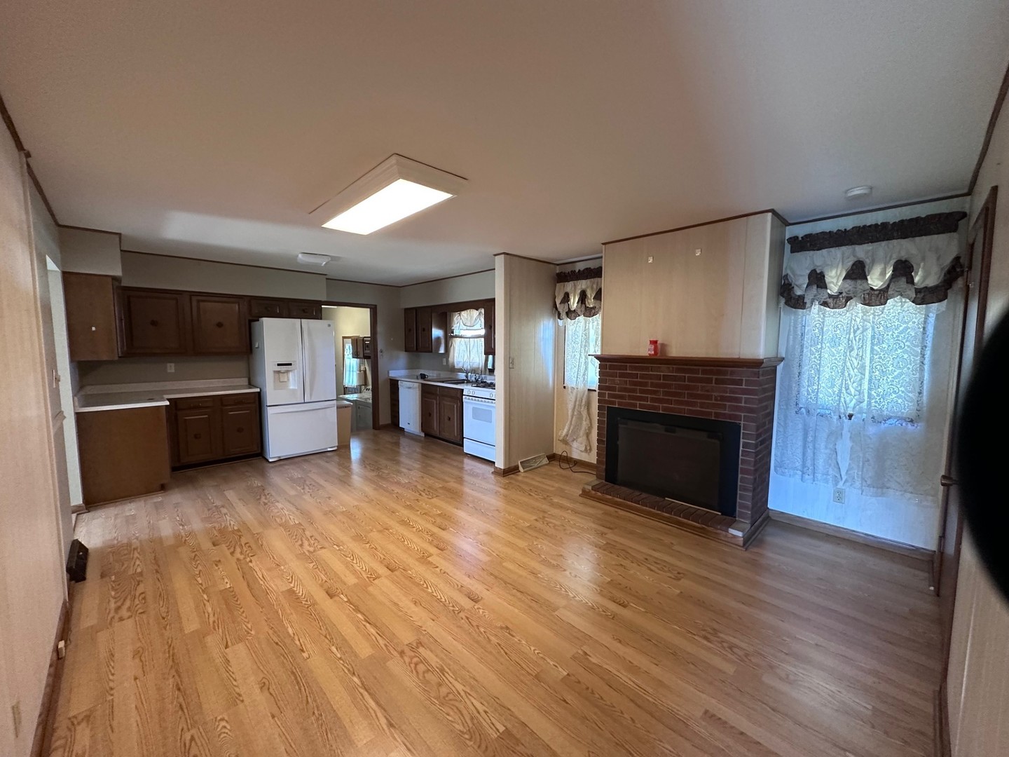 321 E Elm Street, Piper City, IL 60959