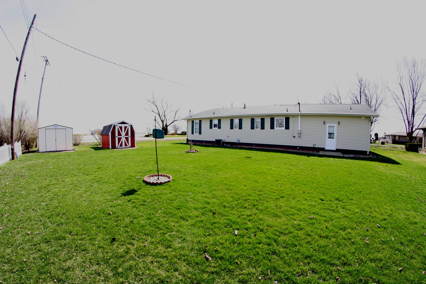 321 E Elm Street, Piper City, IL 60959