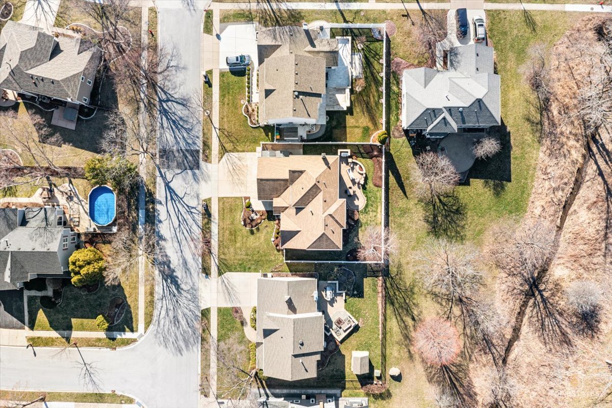 1894 Maine Drive, Elk Grove Village, IL 60007
