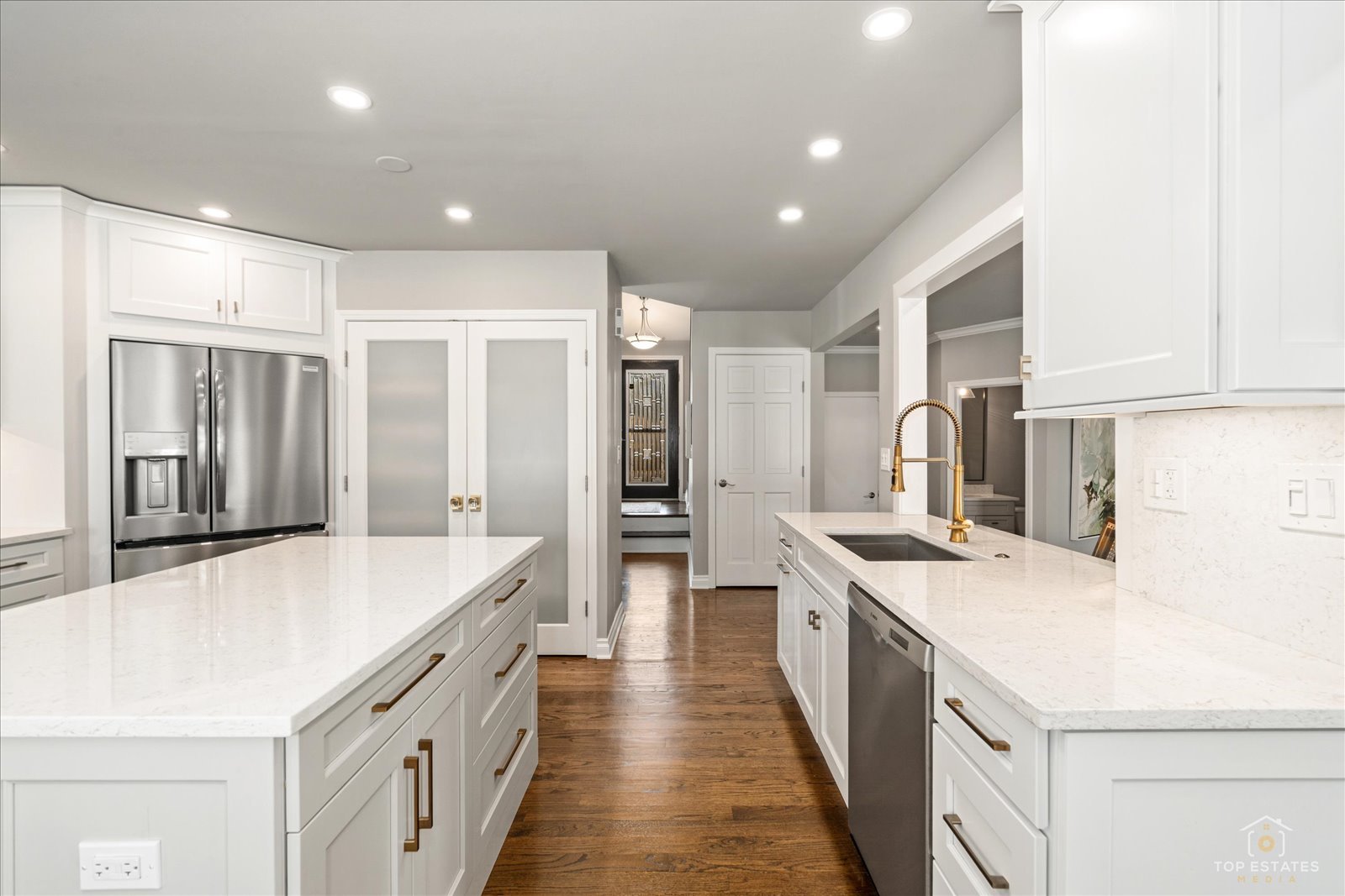 1894 Maine Drive, Elk Grove Village, IL 60007