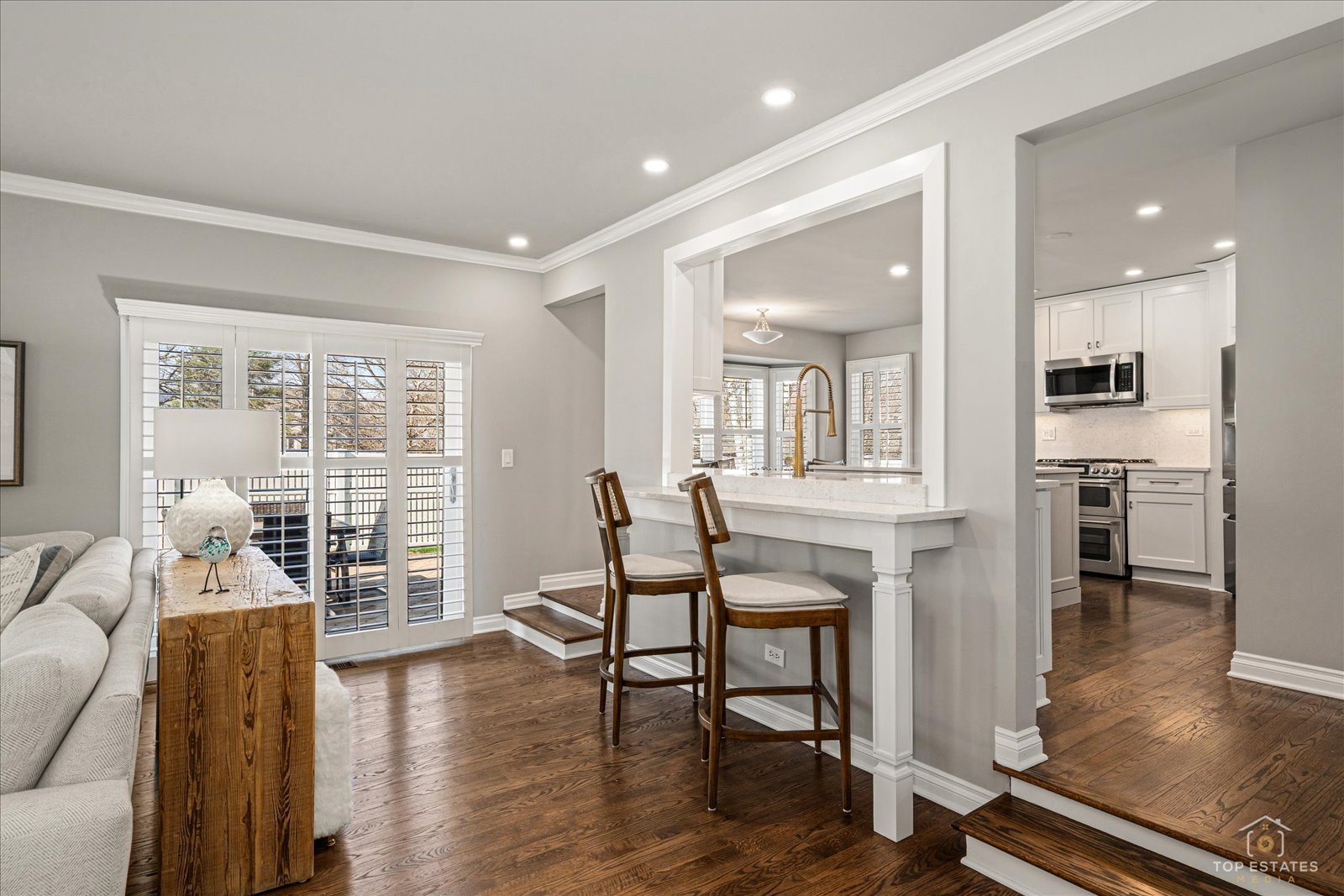 1894 Maine Drive, Elk Grove Village, IL 60007