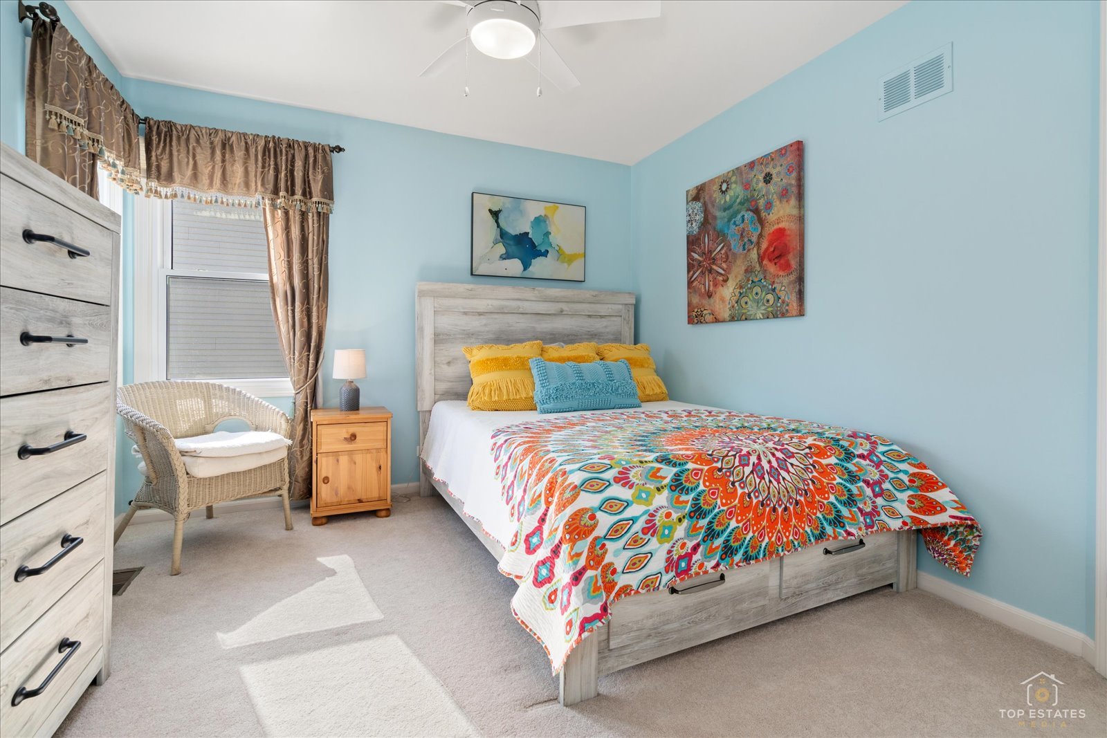 1894 Maine Drive, Elk Grove Village, IL 60007