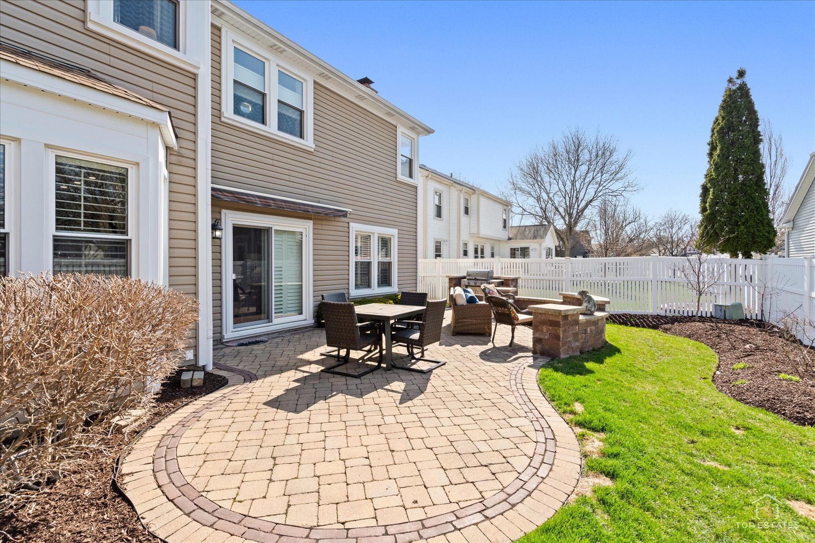 1894 Maine Drive, Elk Grove Village, IL 60007