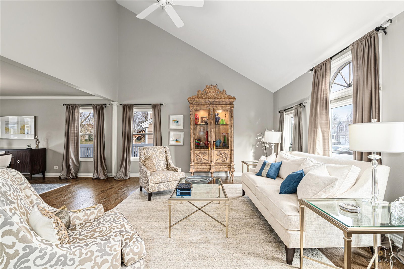 1894 Maine Drive, Elk Grove Village, IL 60007