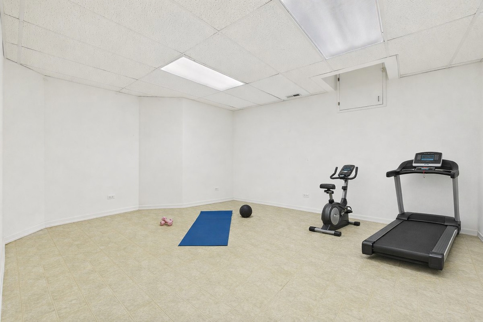 2334 Meadowcroft Lane, Grayslake, IL 60030