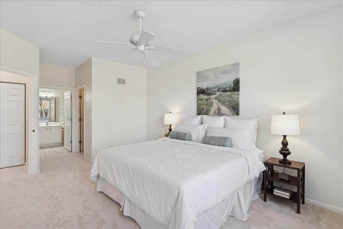 2334 Meadowcroft Lane, Grayslake, IL 60030