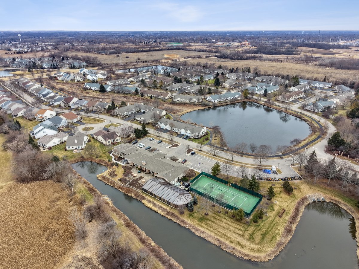 2334 Meadowcroft Lane, Grayslake, IL 60030