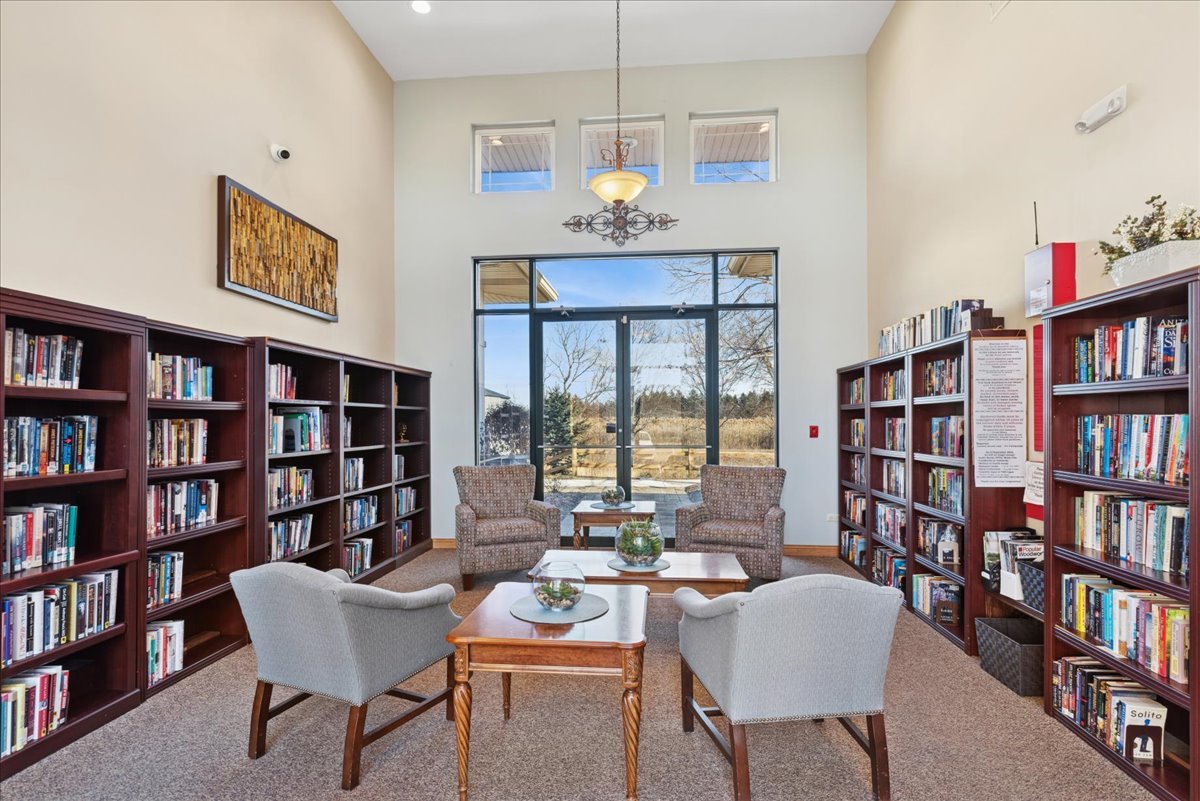 2334 Meadowcroft Lane, Grayslake, IL 60030