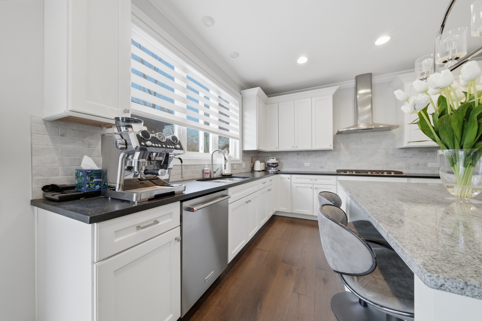 7814 Brookbank Road, Willowbrook, IL 60527