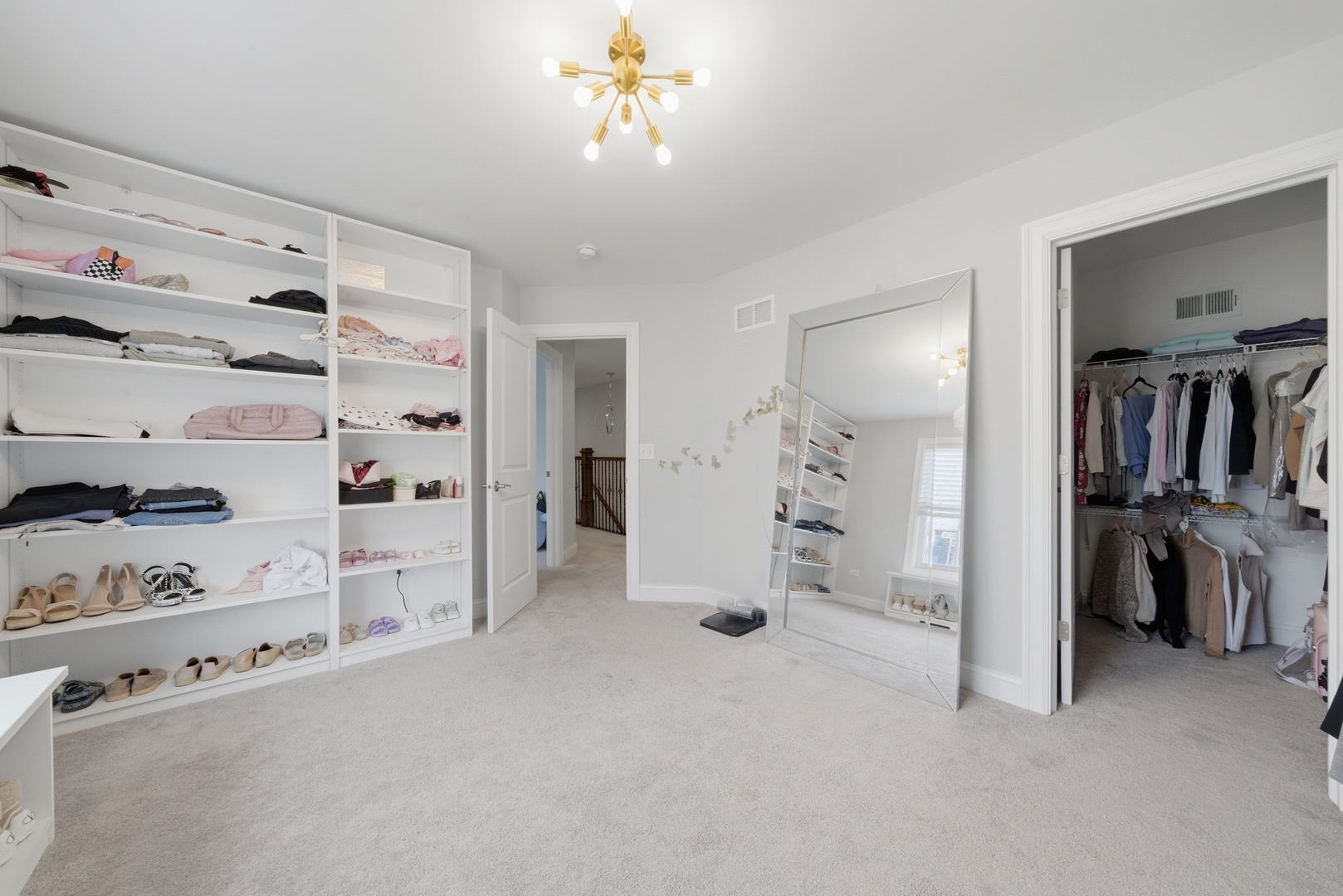 7814 Brookbank Road, Willowbrook, IL 60527