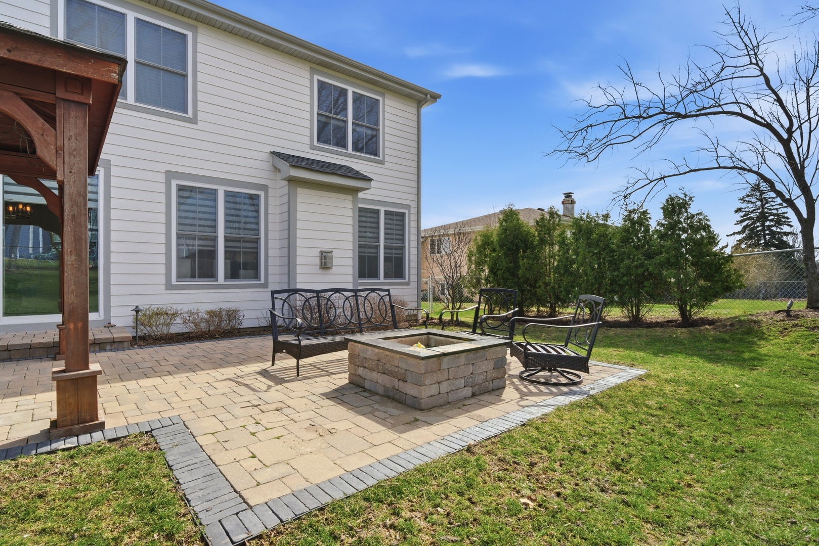 7814 Brookbank Road, Willowbrook, IL 60527