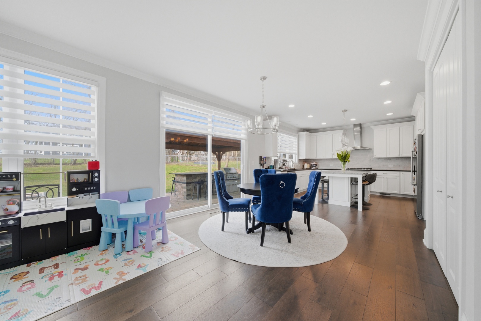 7814 Brookbank Road, Willowbrook, IL 60527