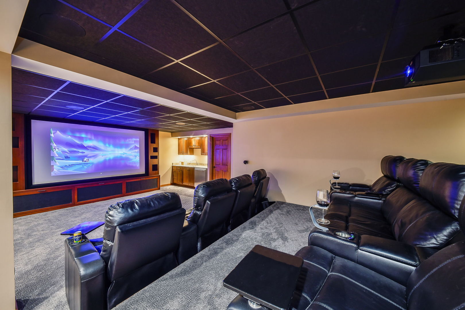 2009 MacKenzie Place #2009, Wheaton, IL 60187