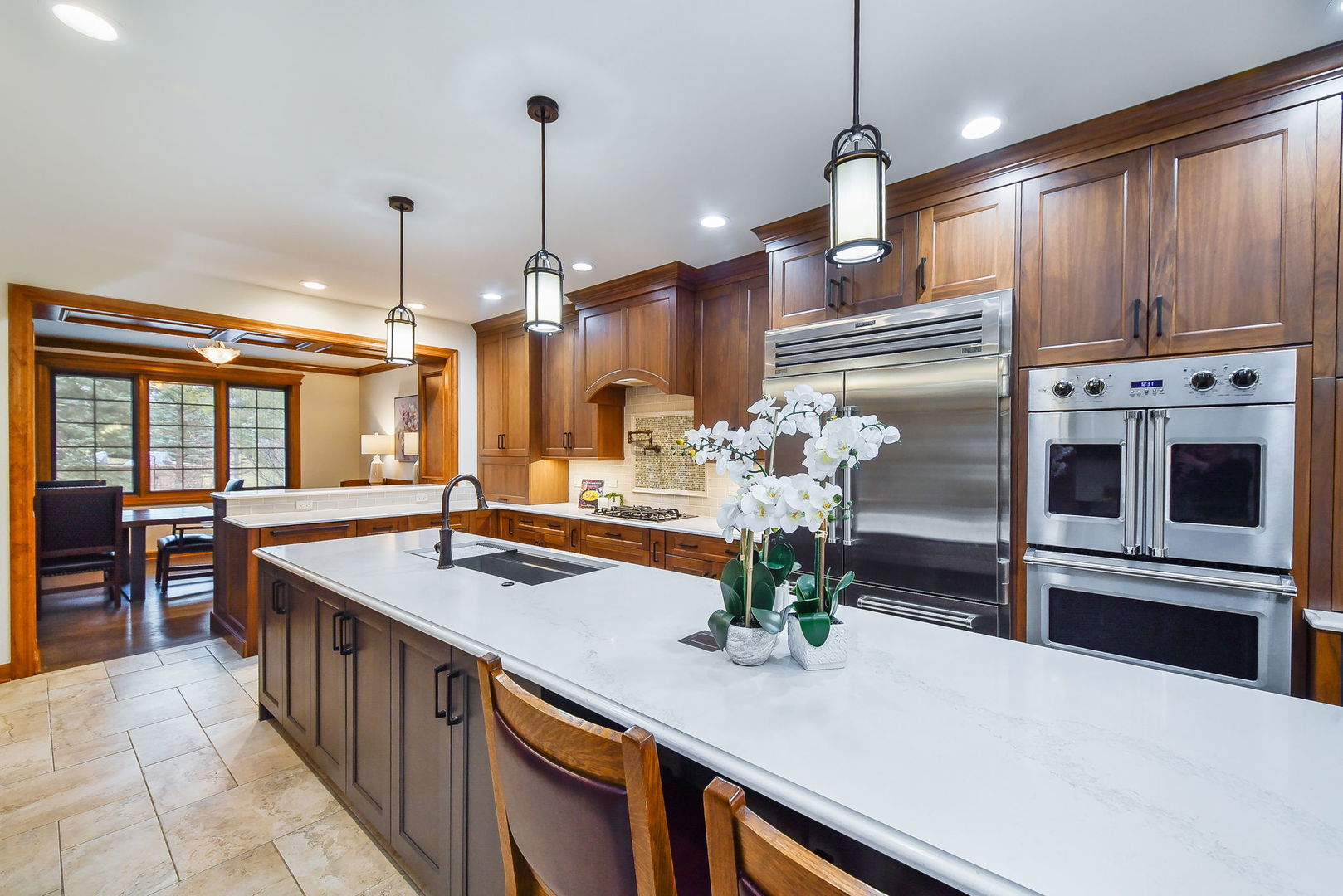 2009 MacKenzie Place #2009, Wheaton, IL 60187