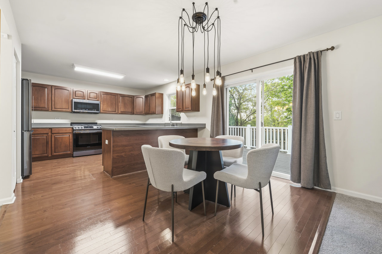 21430 Carlton Street, Crest Hill, IL 60403