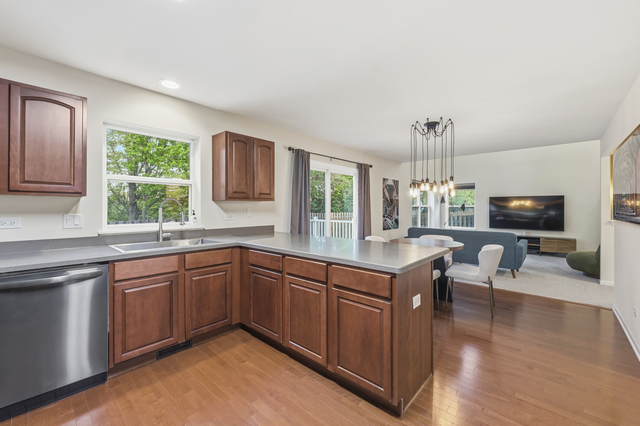 21430 Carlton Street, Crest Hill, IL 60403