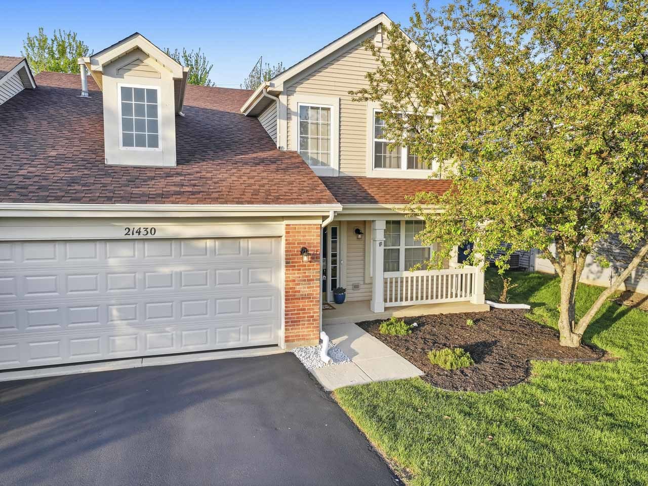 21430 Carlton Street, Crest Hill, IL 60403