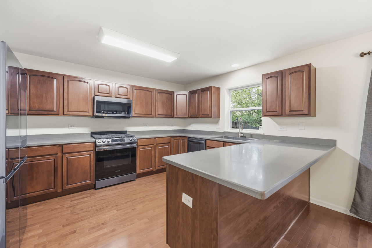 21430 Carlton Street, Crest Hill, IL 60403