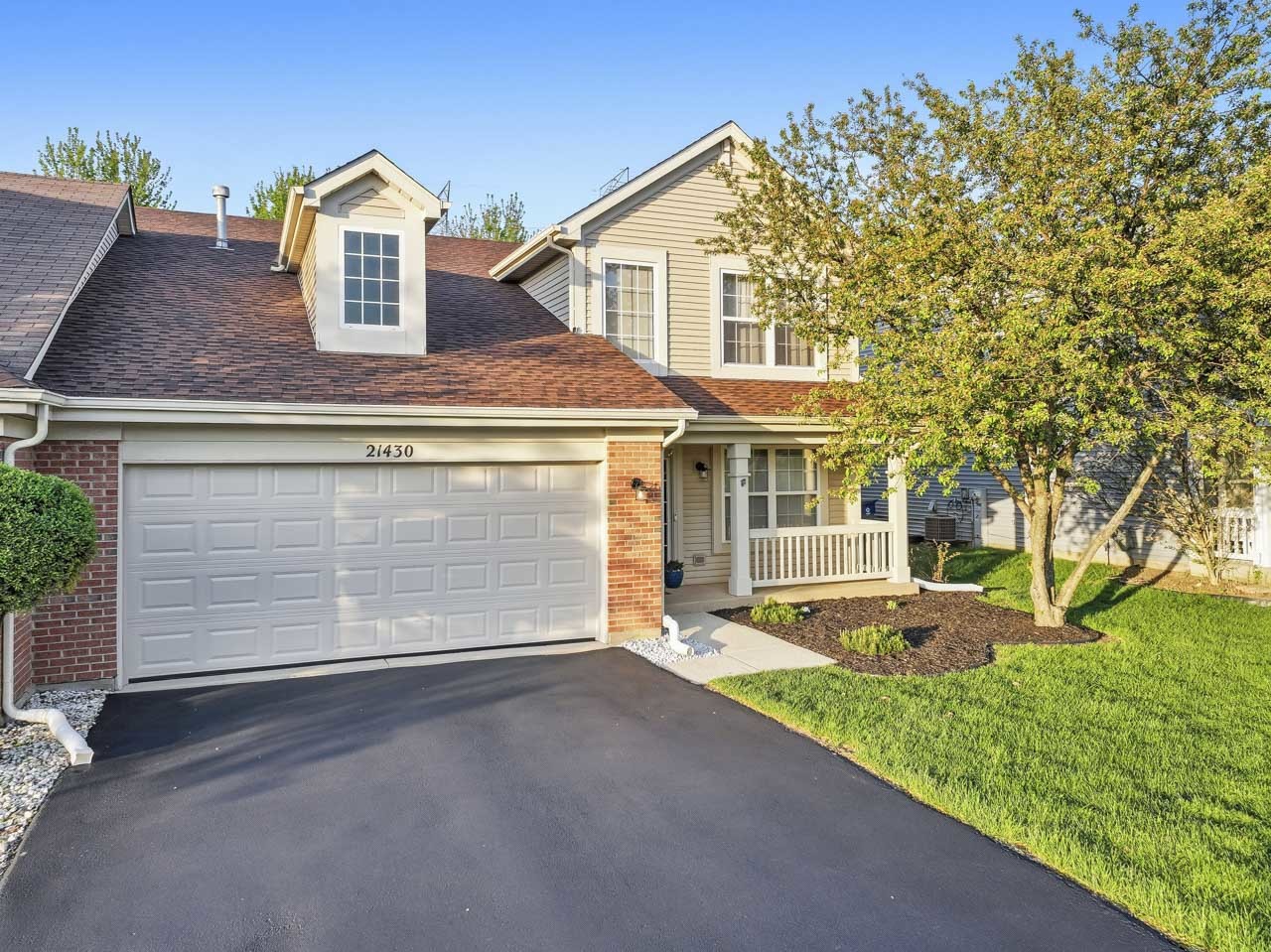 21430 Carlton Street, Crest Hill, IL 60403