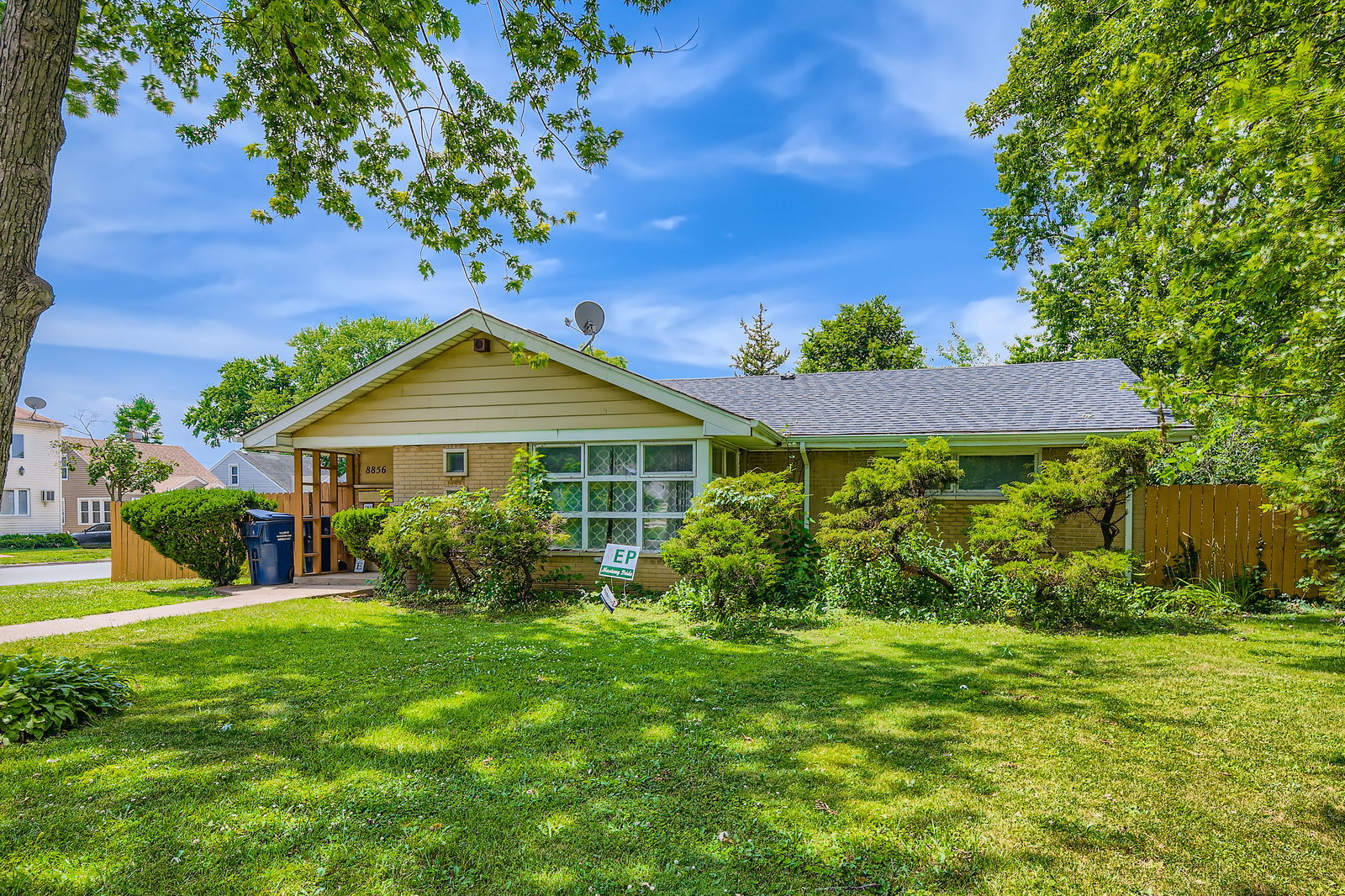 8856 S Washtenaw Avenue, Evergreen Park, IL 60805