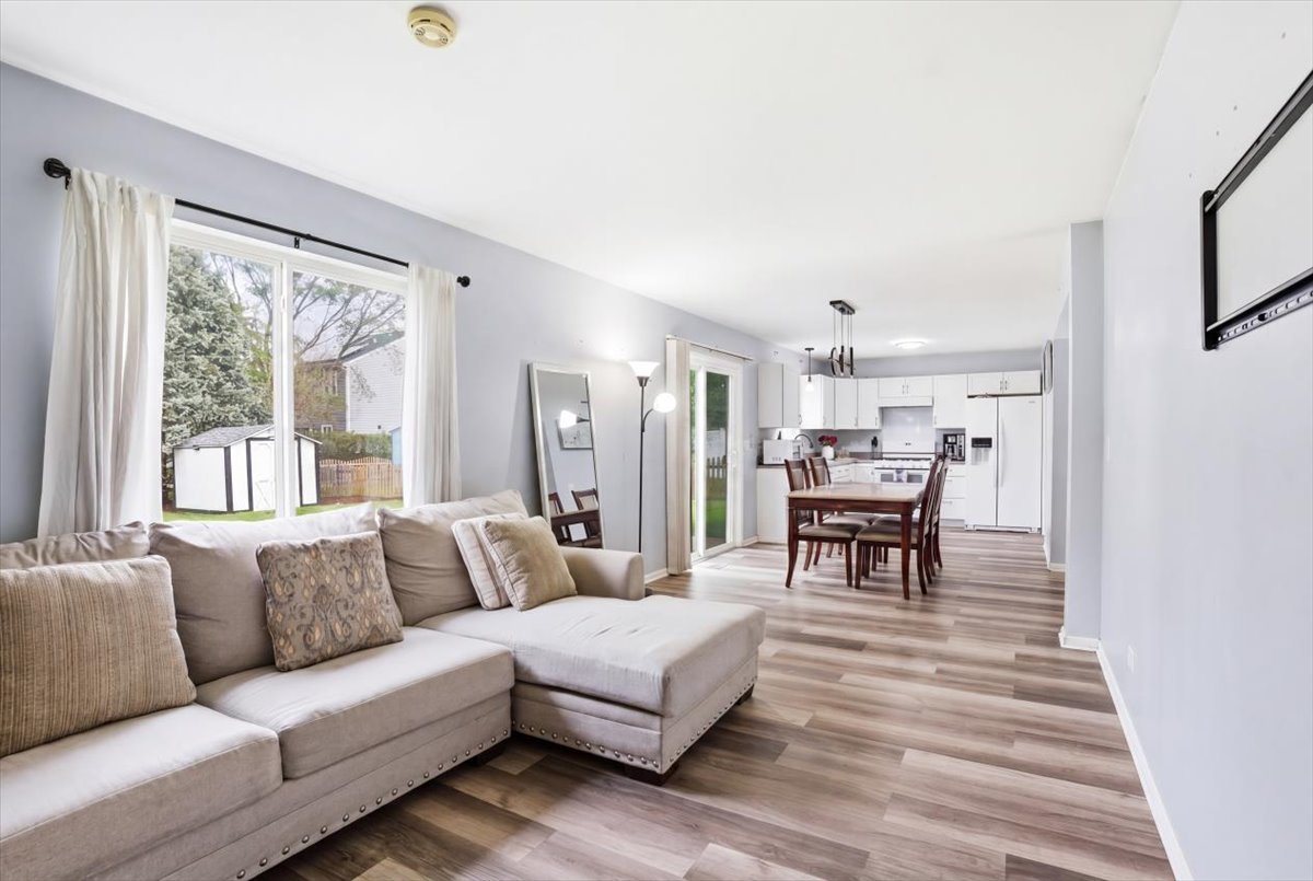 625 Fairview Lane, South Elgin, IL 60177