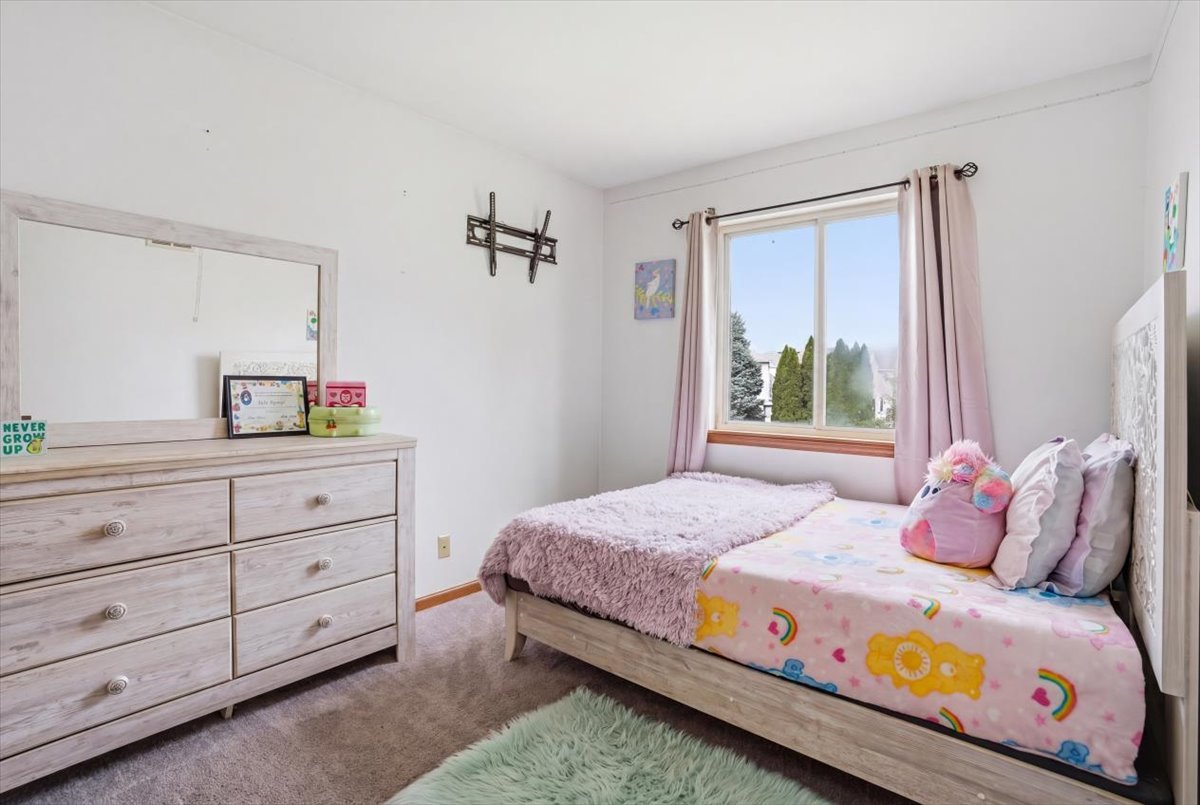 625 Fairview Lane, South Elgin, IL 60177