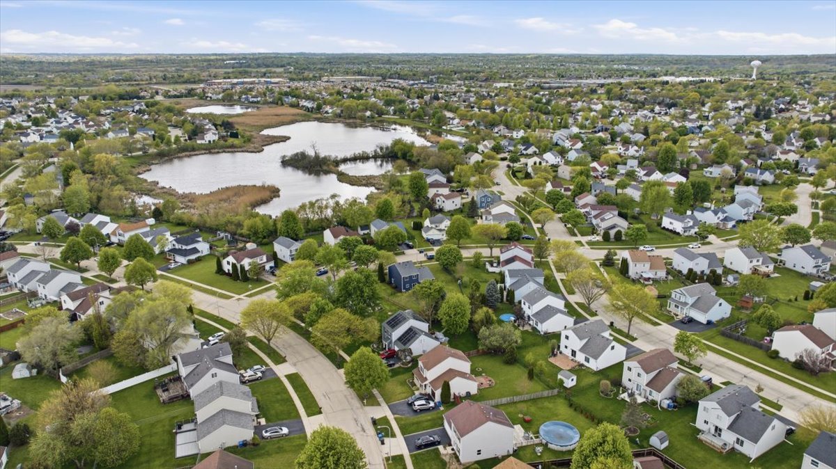 625 Fairview Lane, South Elgin, IL 60177