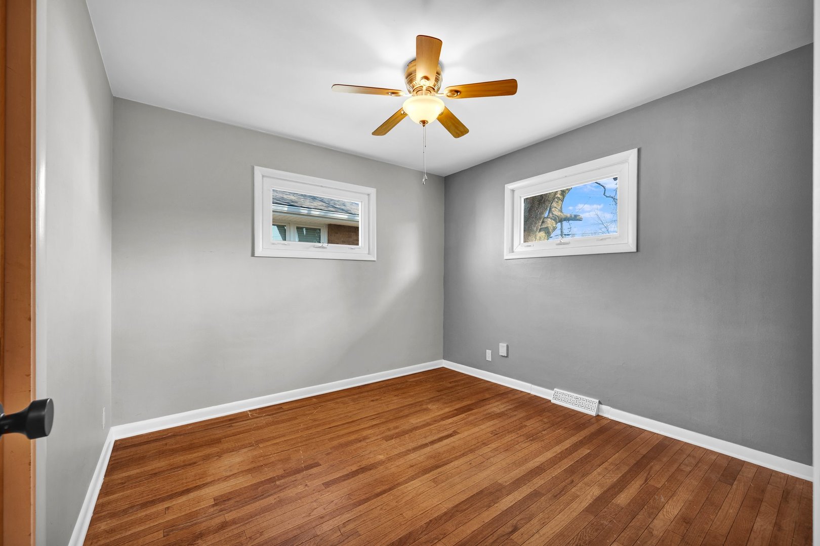 42 Harbord Drive, Bloomington, IL 61701