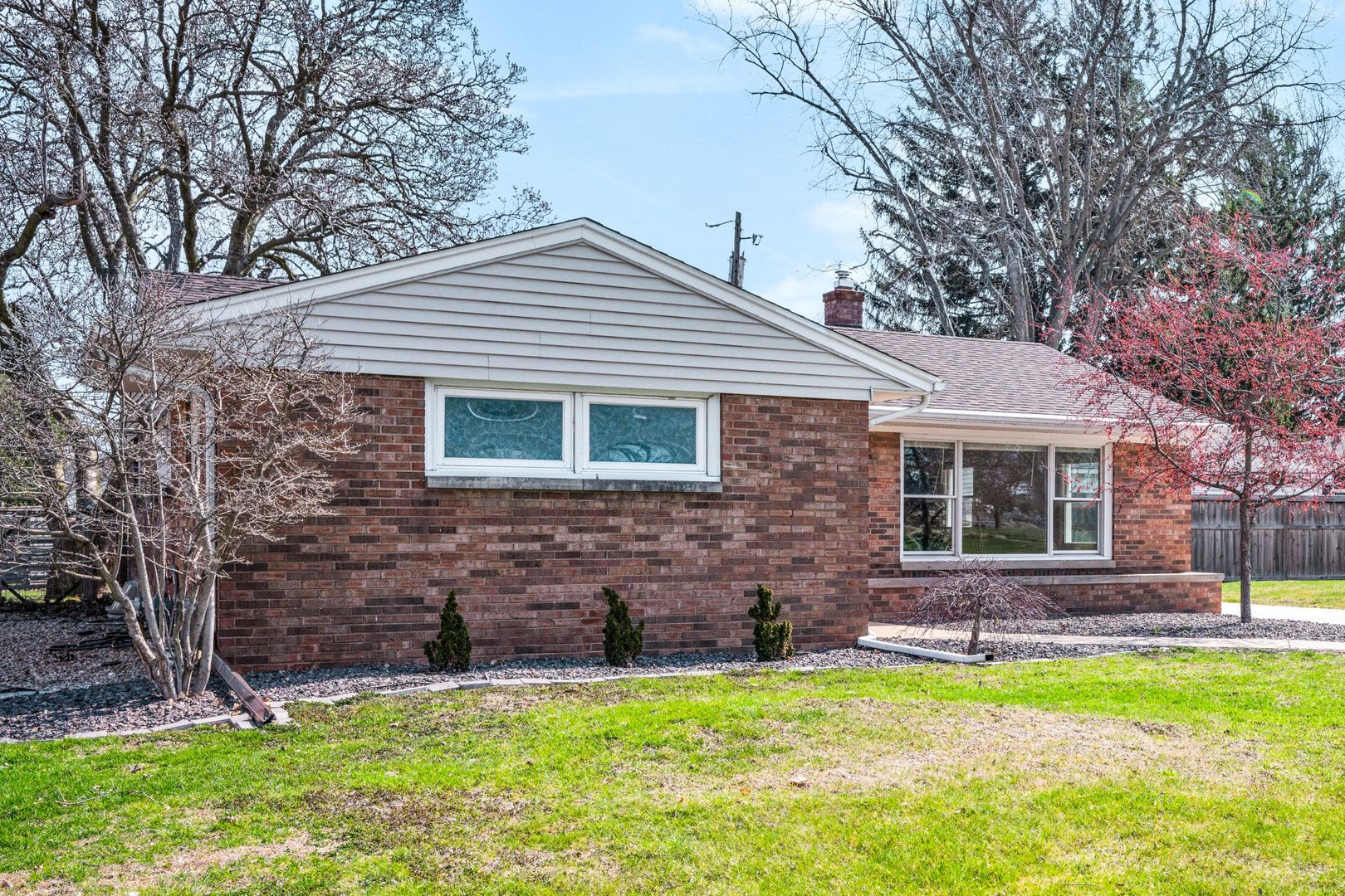 42 Harbord Drive, Bloomington, IL 61701