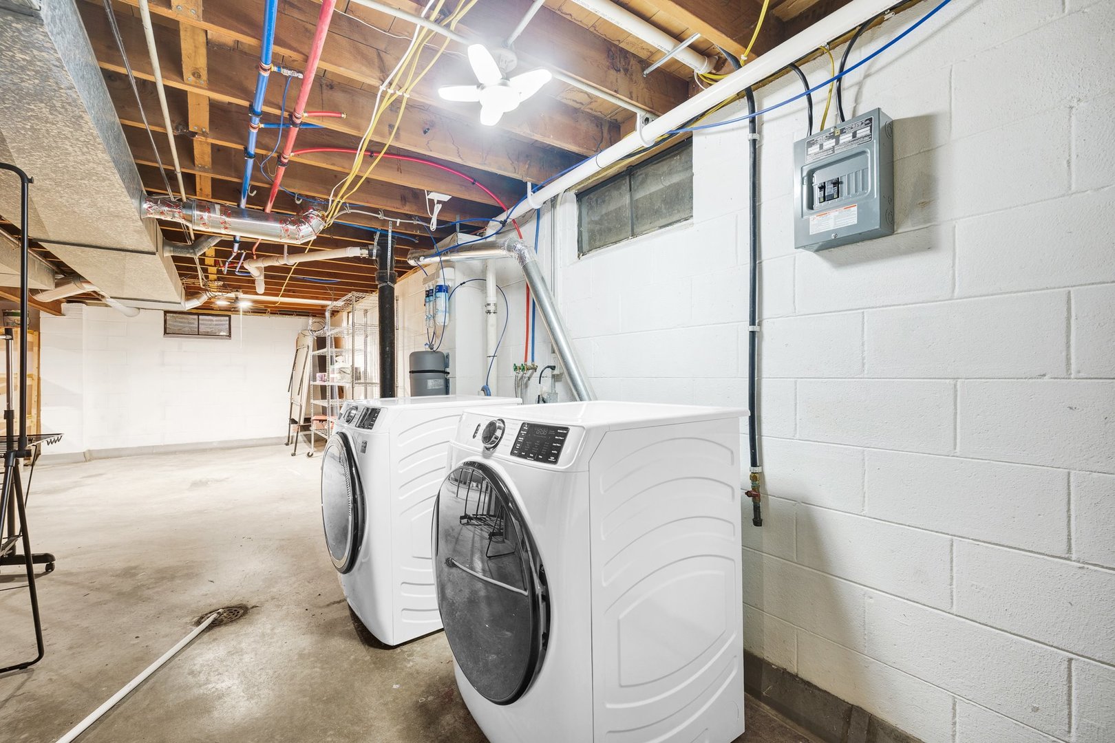 42 Harbord Drive, Bloomington, IL 61701