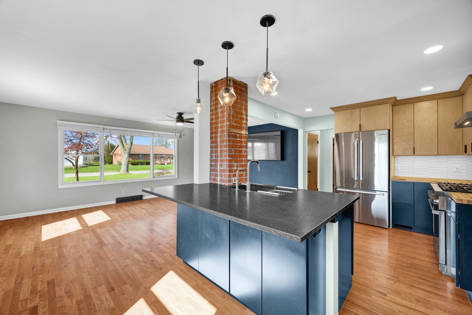 42 Harbord Drive, Bloomington, IL 61701