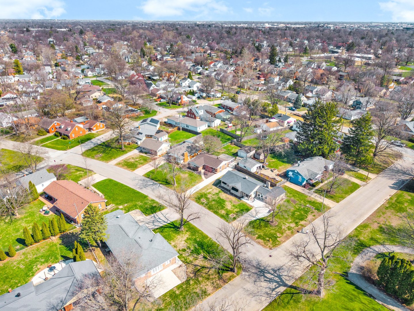 42 Harbord Drive, Bloomington, IL 61701