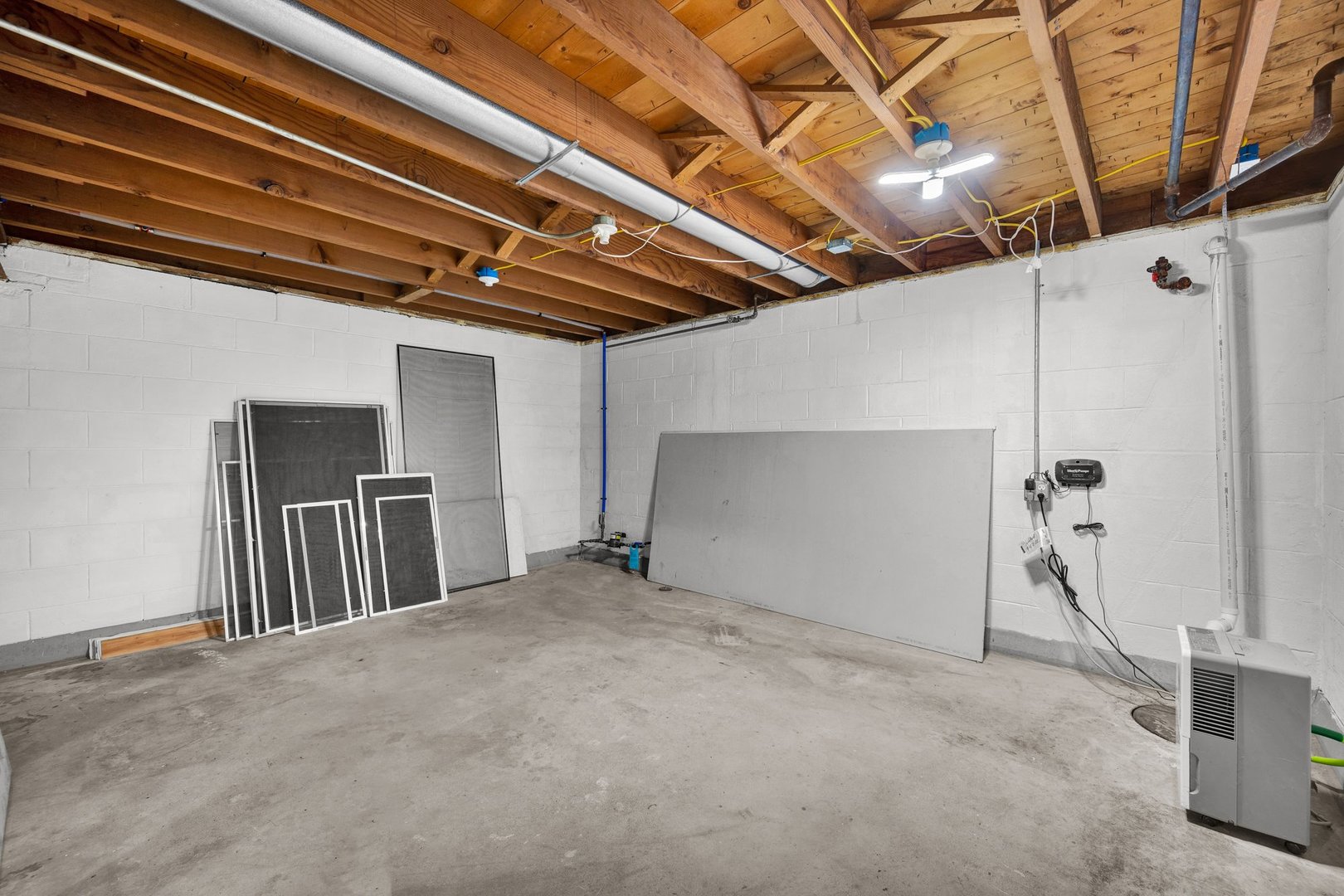 42 Harbord Drive, Bloomington, IL 61701